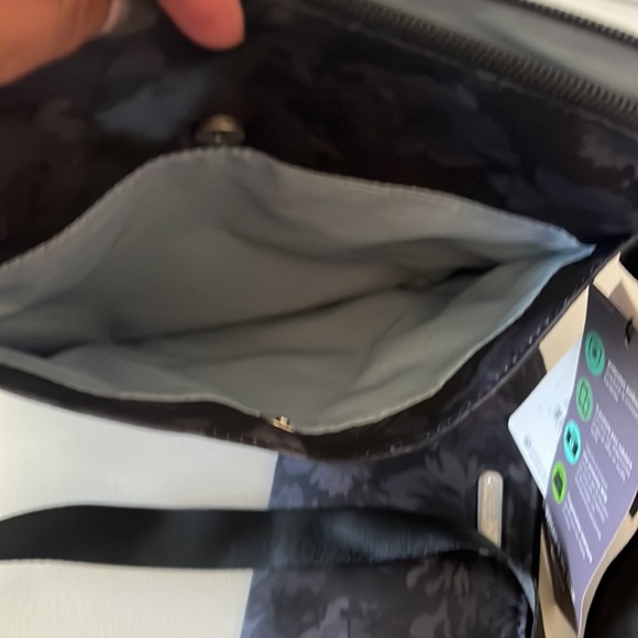 BAGGALLINI New Classic Go Bagg - Onyx Floral - includes RFID phone wristlet. - Picture 16 of 16